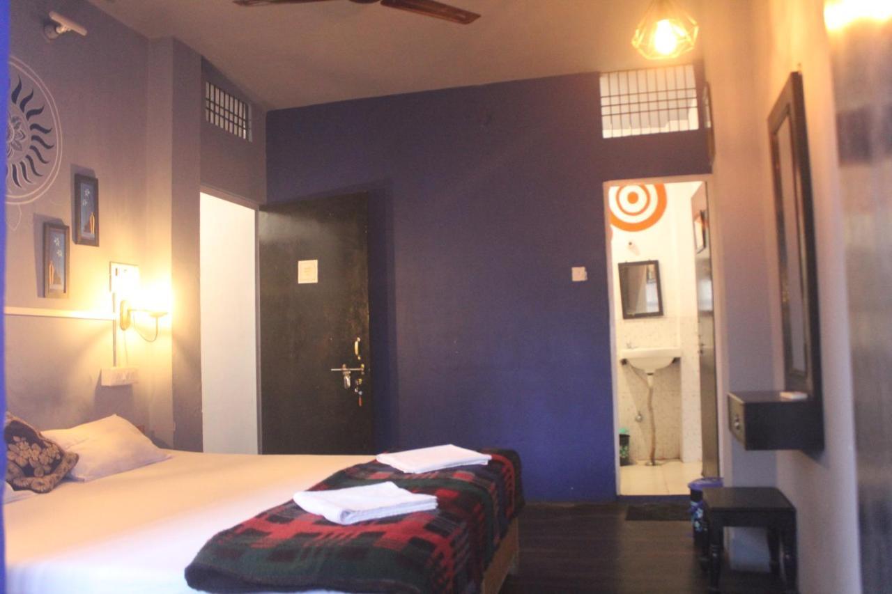 Hostel The Neela By Bunkedup *